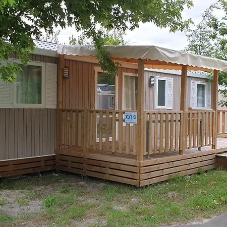 Campsite Mobil Xxl 4 - Le Domaine De Beaulieu