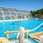 Camping Mobil Xxl 4 - Le Domaine De Beaulieu Givrand