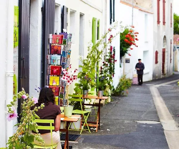 Camping Mobil 4 - Domaine De Beaulieu Givrand